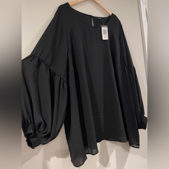 Torrid Georgette Blouson Sleeve Blouse Black 5X/28W, Corporate Goth Officewear - Picture 7 of 8